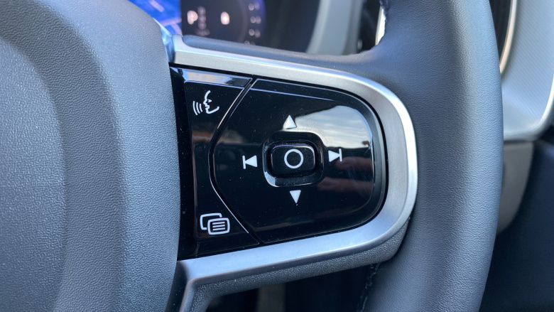 Volvo XC60 2.0 B5P Plus Black Edition 5dr AWD Geartronic Petrol Estate